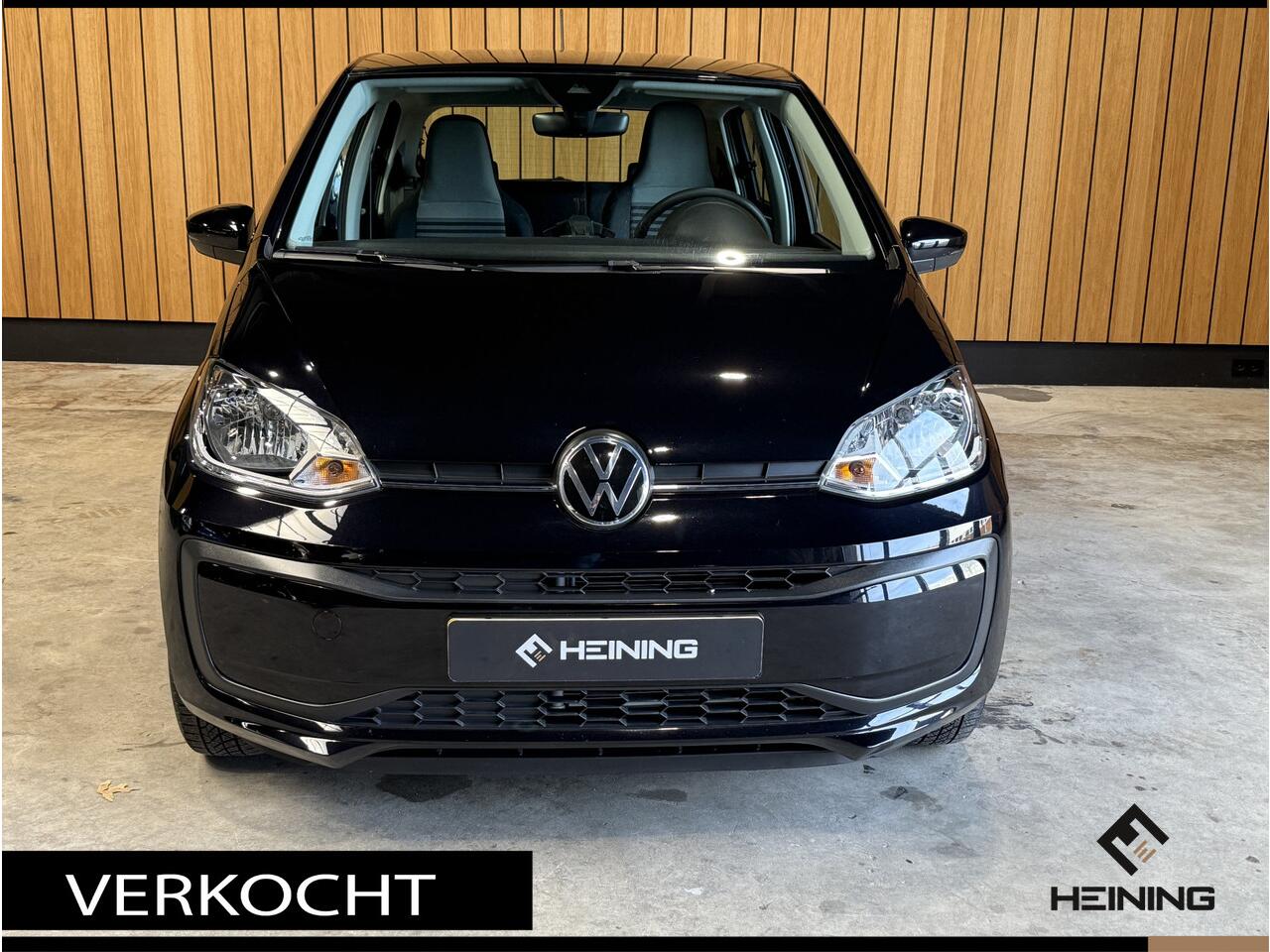 Volkswagen UP! 1.0. Airco. DAB. Rijstrooksensor. NAP