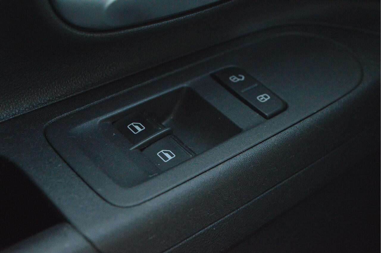 Volkswagen UP! 1.0 NL-Auto / Airco / Bluetooth / 5 Deurs