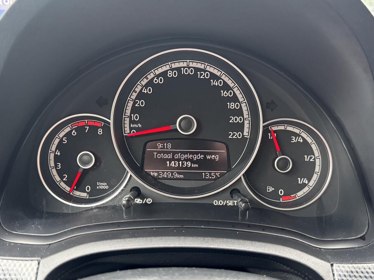 Volkswagen UP! 1.0 BMT move up! Clima/Camera/Cruise/PDC