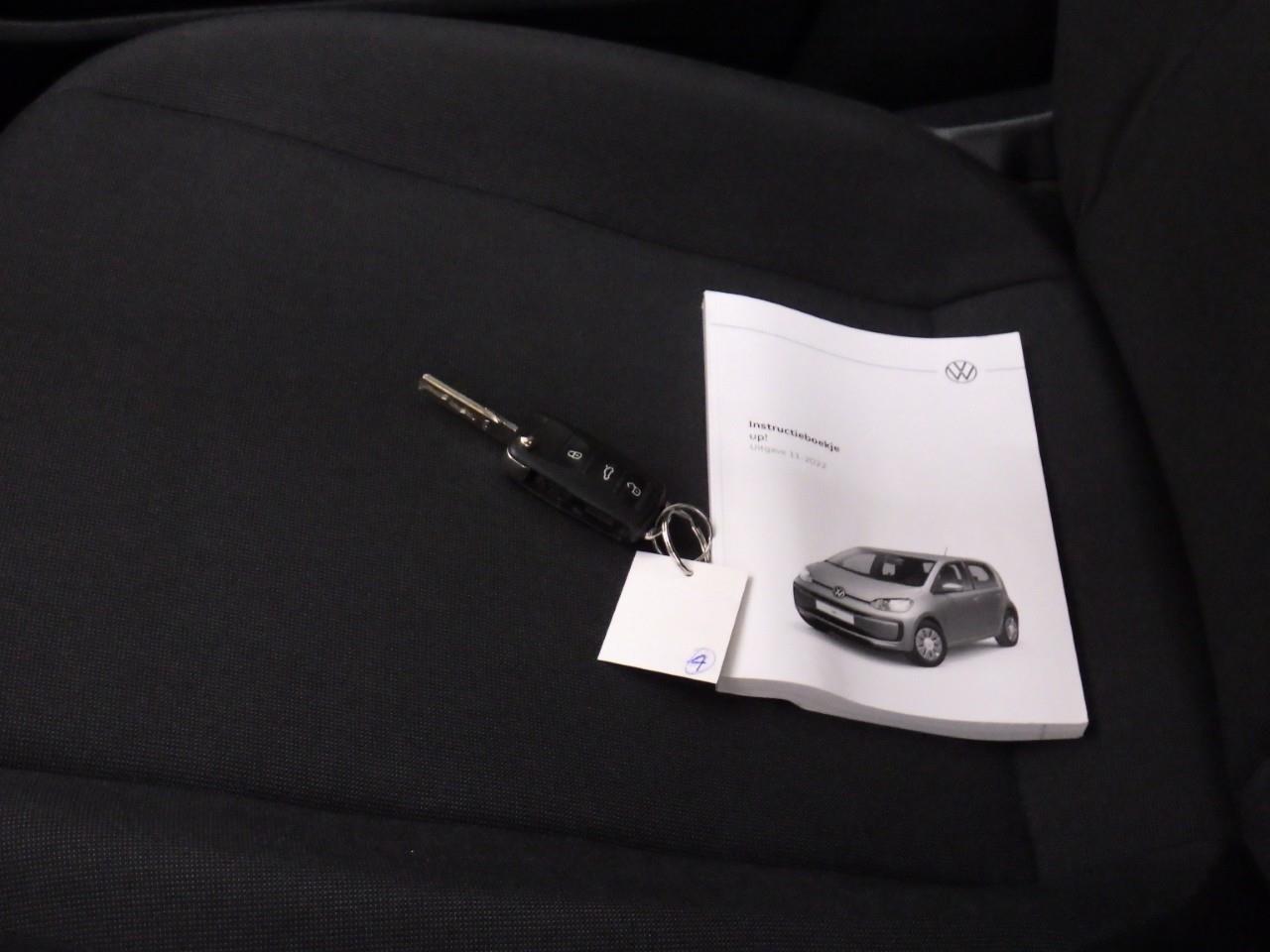 Volkswagen UP! 1.0 Airco ECC Cruise Control PDC Achter + Camera DAB+ Lane Assist