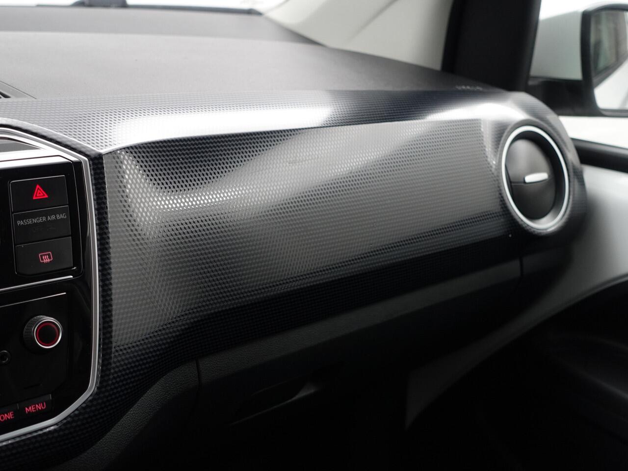 Volkswagen UP! 1.0 BMT R Line+ Led, Bluetooth audio, Privacy Glass, Clima, Comfort Interieur