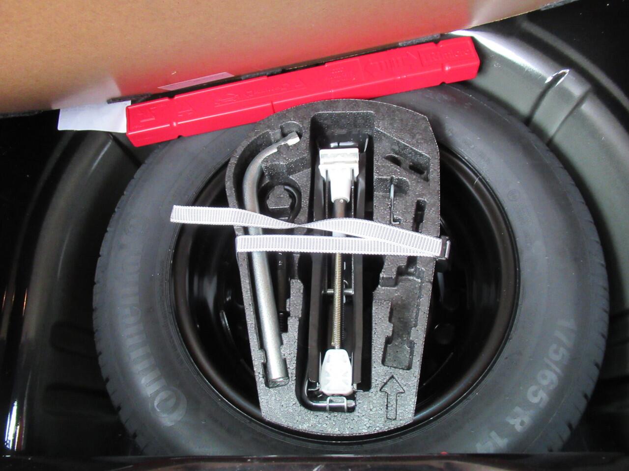 Volkswagen UP! 1.0 BMT move up! | Airco | Bluetooth | 1ste Eigenaar | Incl. BOVAG Garantie | LED Dagrijverlichting | Metallic lak |