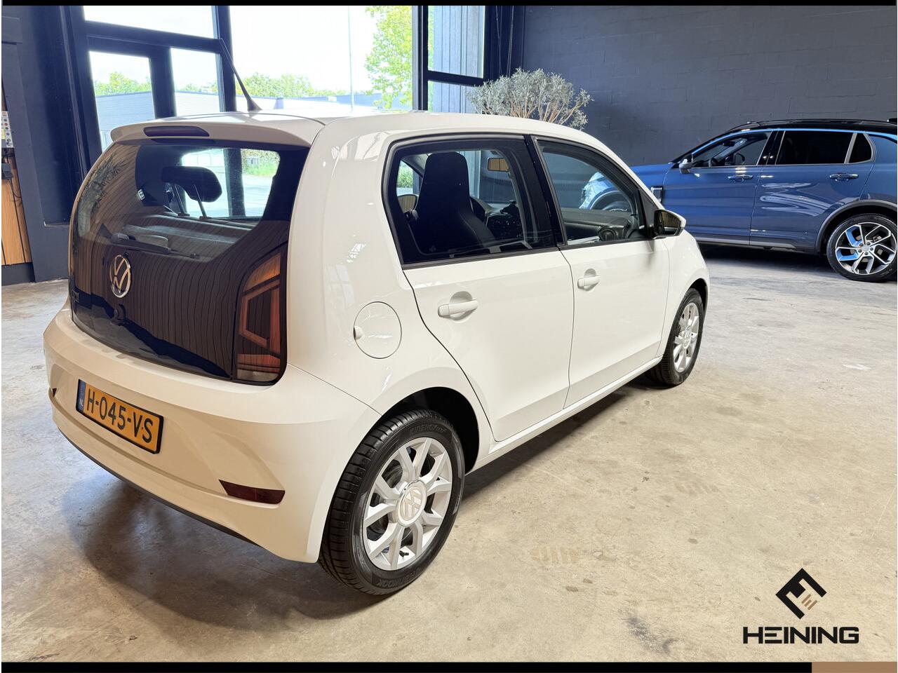 Volkswagen UP! 1.0 BMT move up! Airco. Bluetooth. Lichtmetaal. Hollandse auto met NAP