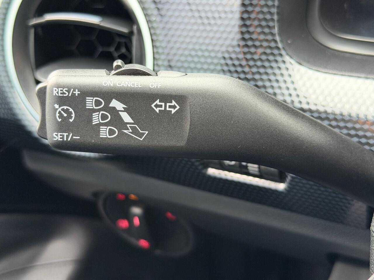 Volkswagen UP! 1.0 5-deurs | Camera | Cruise | Airco | Bluetooth | PDC | Rijklaar incl. 1 jaar Bovag garantie