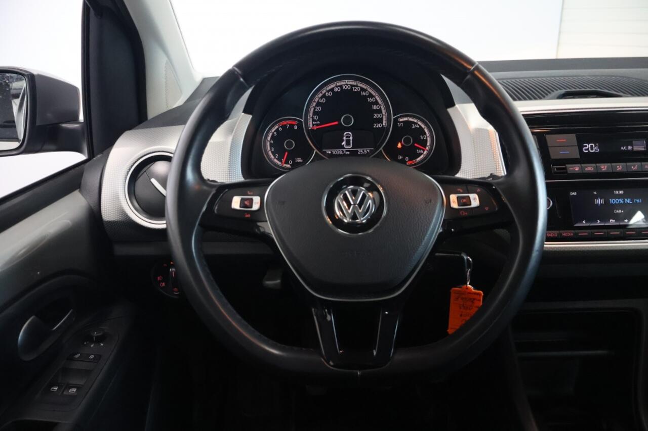 Volkswagen UP! 1.0 high up! | Cruise Control | Stoelverwarming | PDC