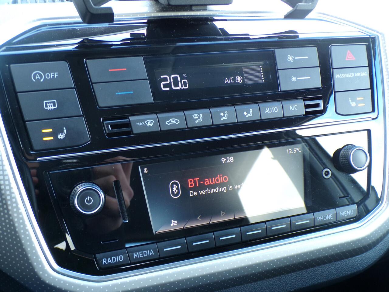 Volkswagen UP! 1.0 BMT high up!, R-Line / Stoelverwarming / Sensoren / Climate Control / Cruise Control / 16'' LMV