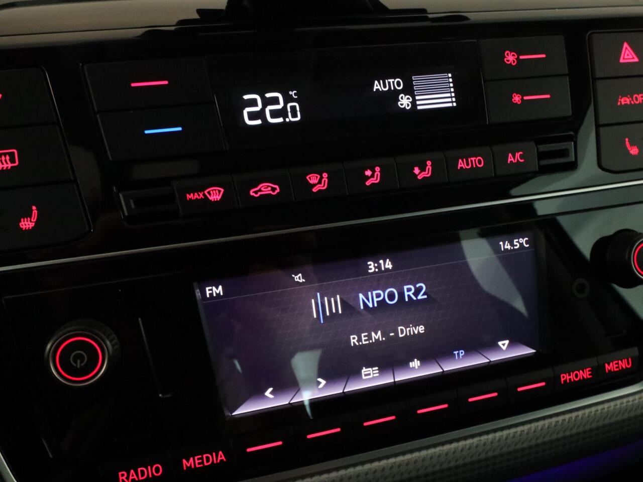 Volkswagen UP! e-Up! e-up! Style 83PK | Navigatie via app | Cruise control | LM velgen | Acteruitrijcamera | Multifunctioneel stuurwiel |