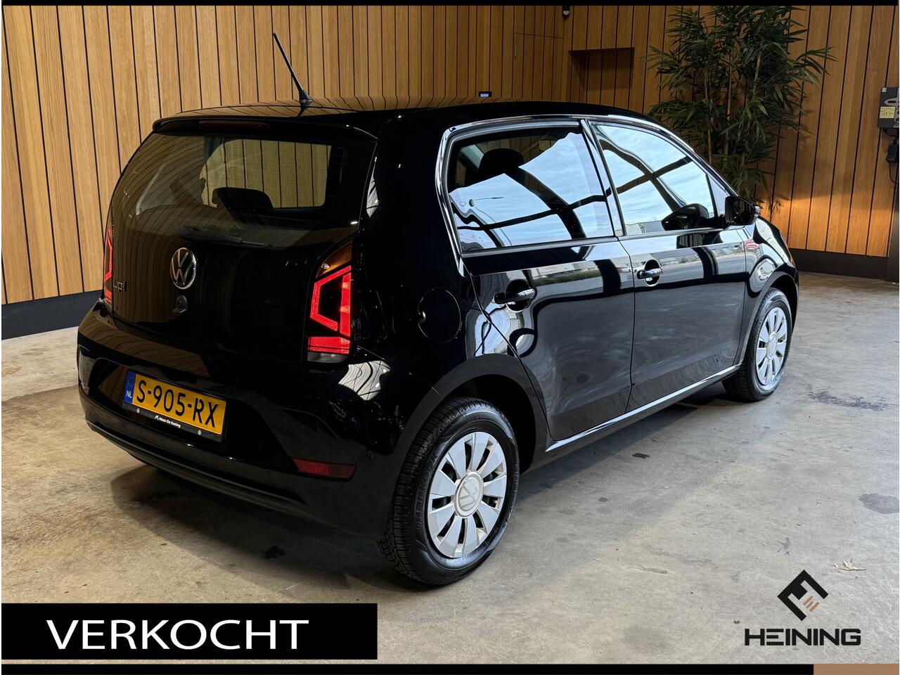 Volkswagen UP! 1.0. Airco. DAB. Rijstrooksensor. NAP