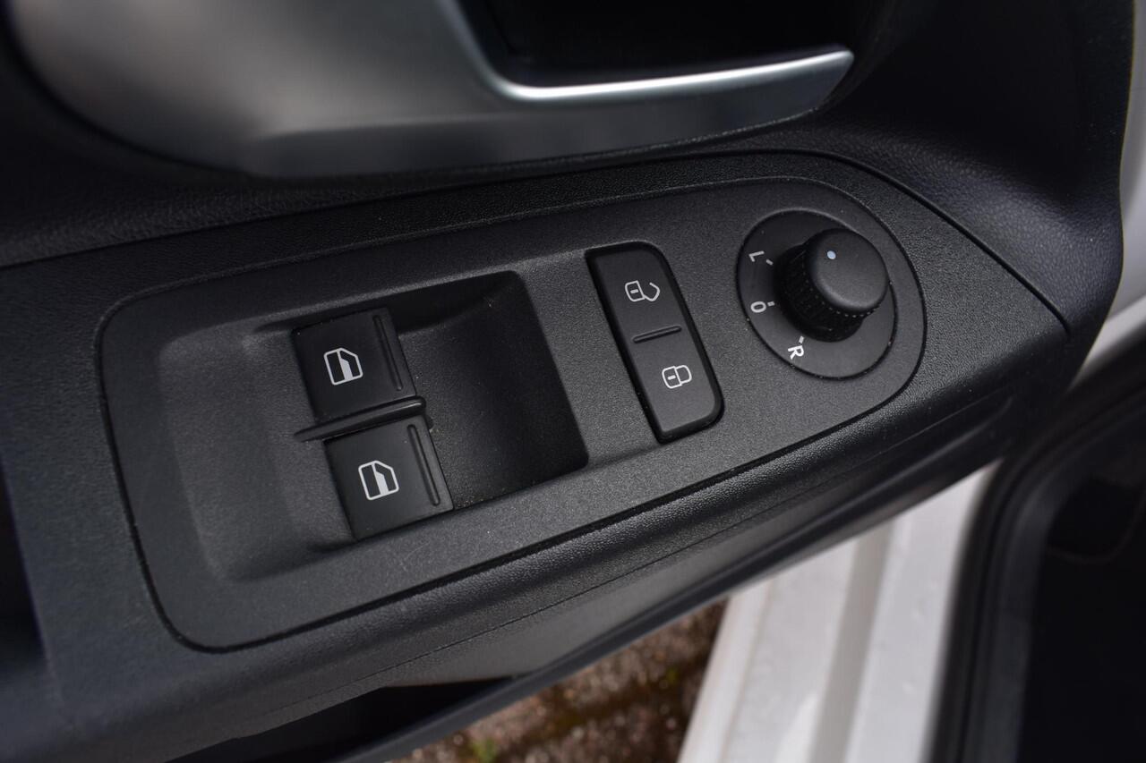 Volkswagen UP! 1.0 BMT move up! NL Auto, Automatische lichtschakelaar, Airco