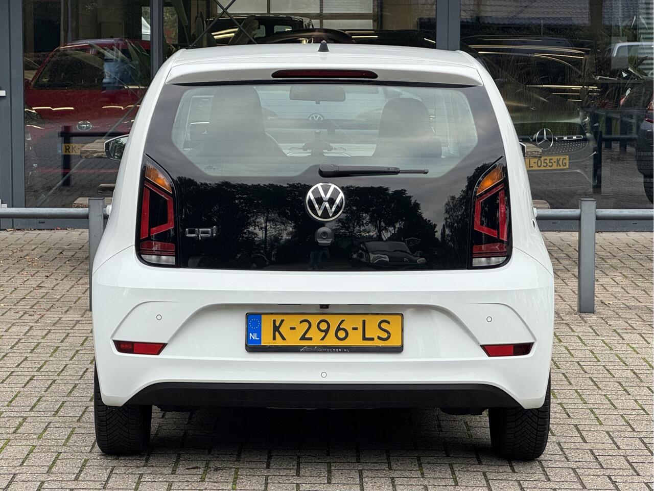 Volkswagen UP! 1.0 BMT move up! Clima/Camera/Cruise/PDC