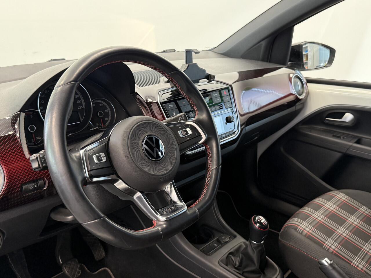 Volkswagen UP! 1.0 TSI GTI 5-Drs. ClimateControl Stoelverwarming 17'lmv 24 maanden garantie mogelijk (*vraag naar de voorwaarden)