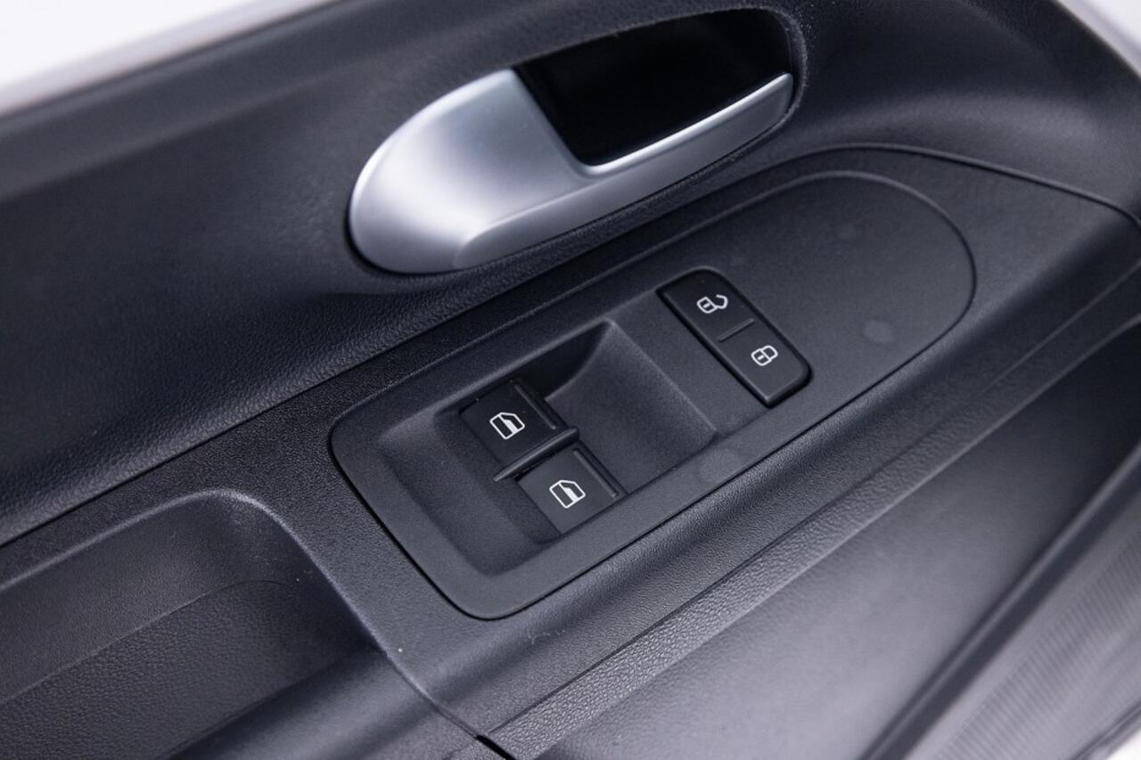 Volkswagen UP! 1.0 EcoFuel move up! 5-drs *AARDGAS*? 1e Eigenaar