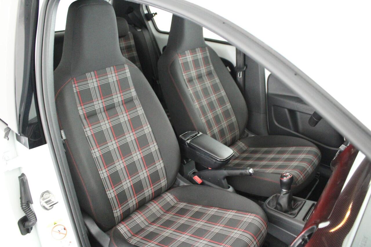 Volkswagen UP! 1.0 TSI 116pk GTI Stoelverwarming Maps&More Parkeersensoren Climate Control