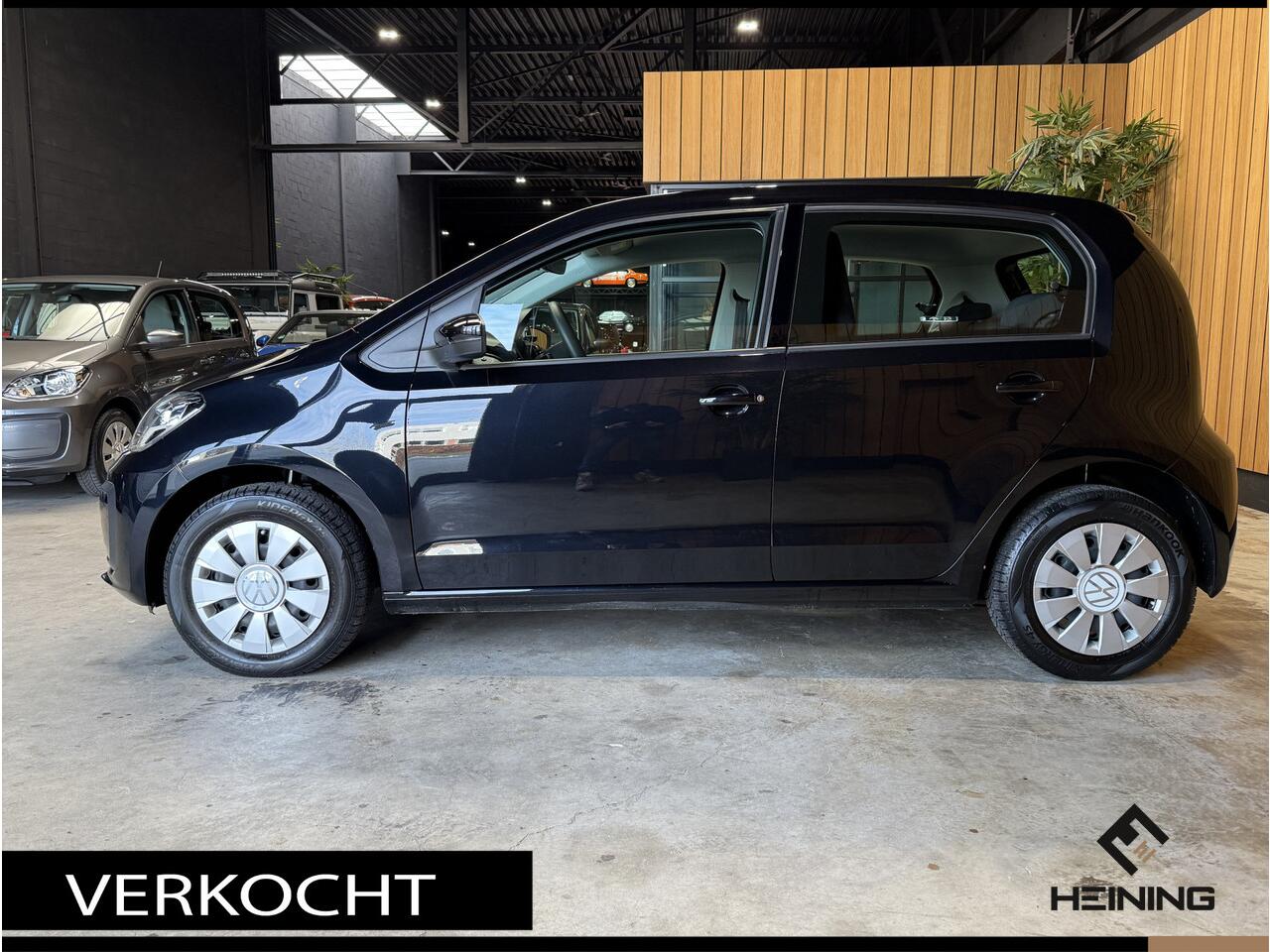 Volkswagen UP! 1.0. Airco. DAB. Rijstrooksensor. NAP