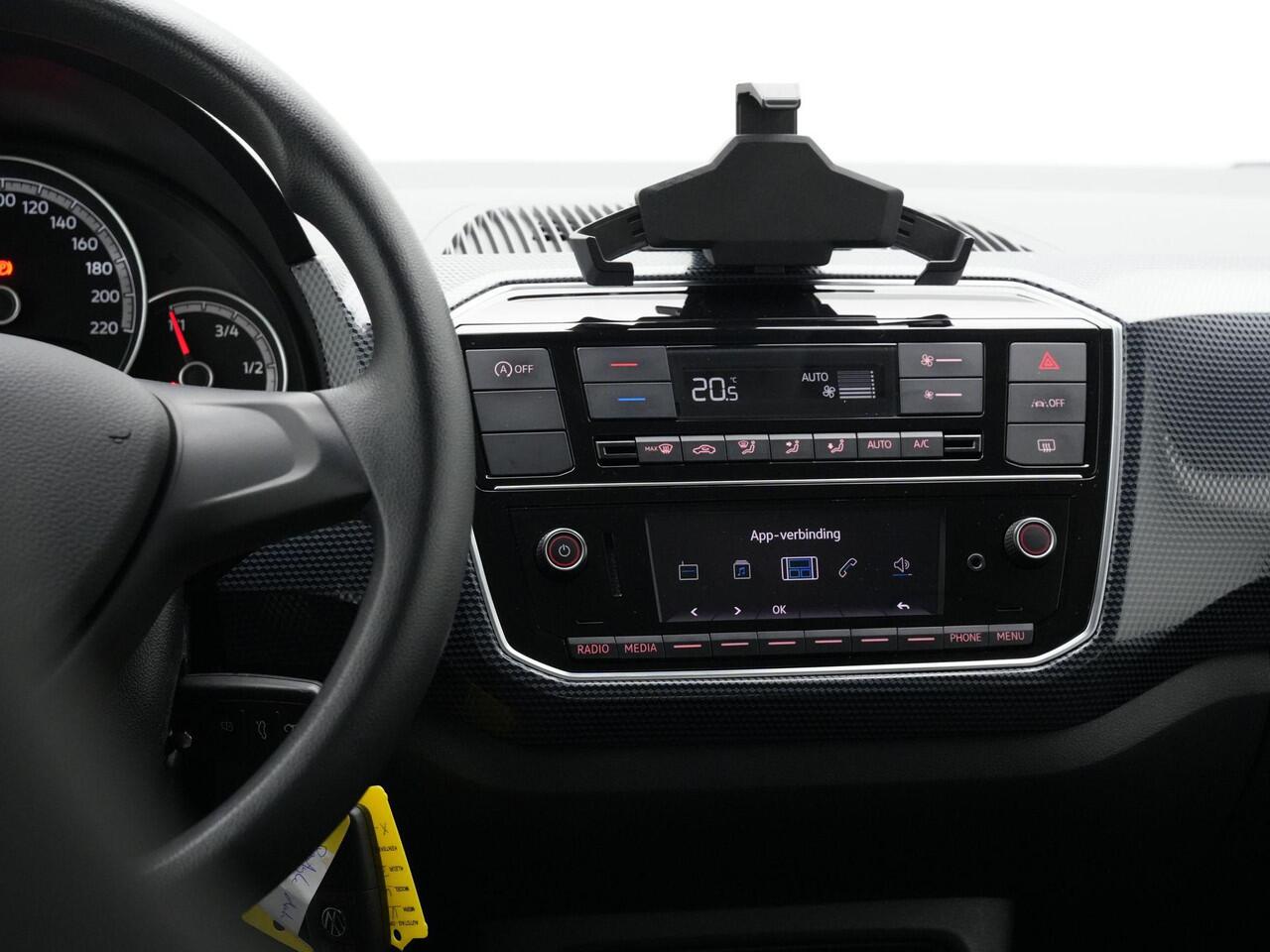 Volkswagen UP! 1.0 65 pk | Achteruitrijcamera | Navigatie via App | Cruise Control