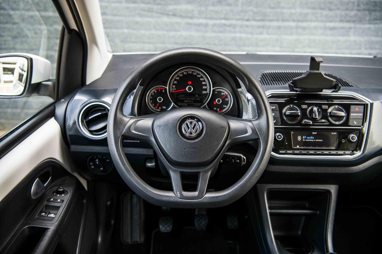 Volkswagen UP! 1.0 BMT move up! | Stoelverwarming | Airco | Maps & More
