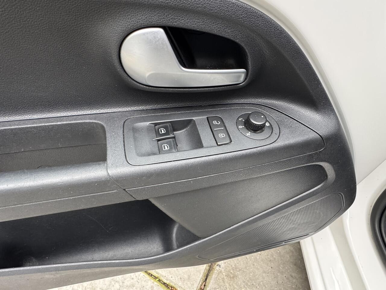 Volkswagen UP! 1.0 MPI 60pk BMT move up! Airco Elektrische spiegels