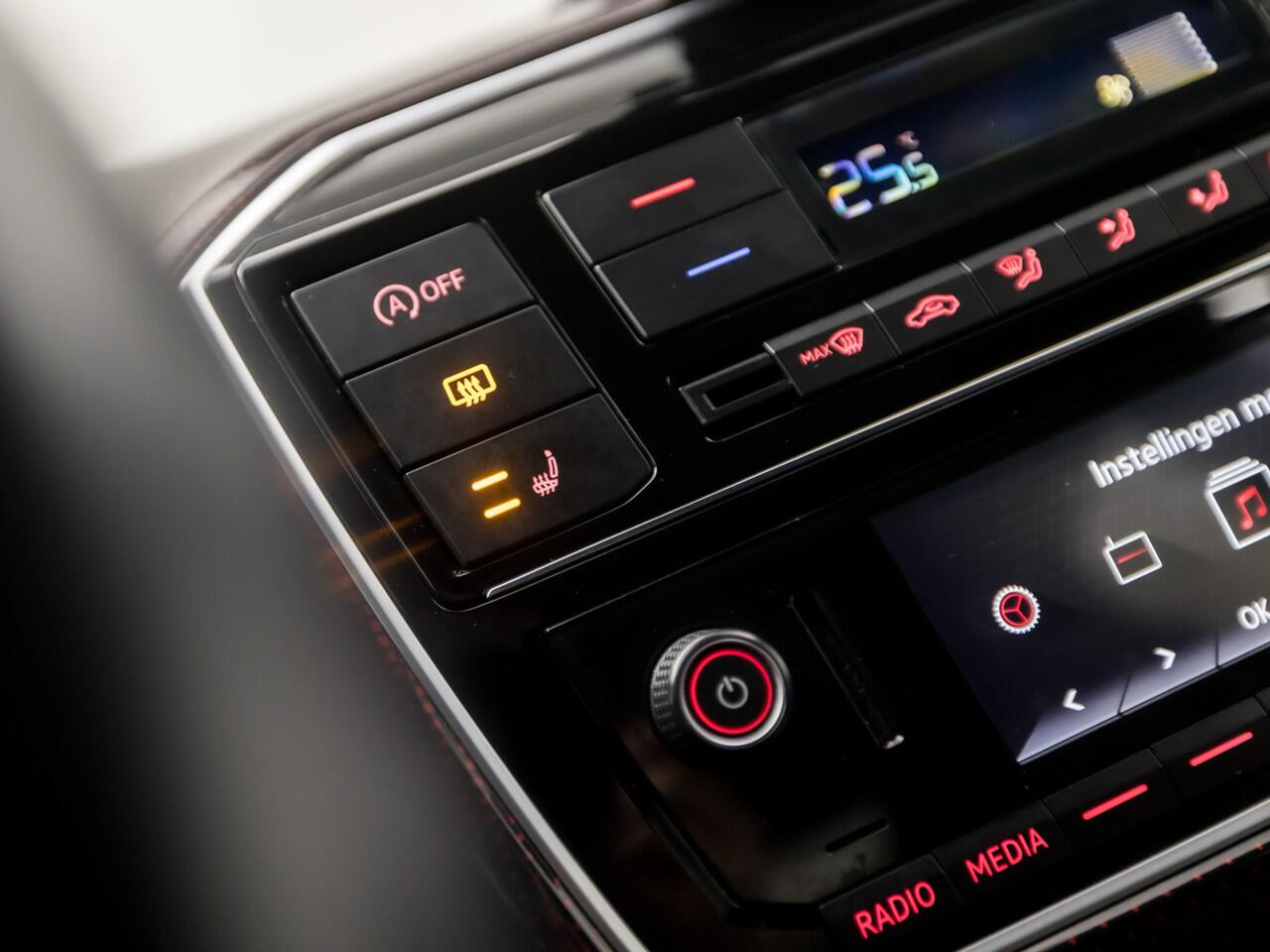 Volkswagen UP! 1.0 TSI GTI (STOELVERWARMING, BLUETOOTH, SFEERVERLICHTING, GETINT GLAS, SPORTSTOELEN, LM VELGEN, STUURWIEL MULTIFUNCTIONEEL, NIEUWE APK, NIEUWSTAAT)