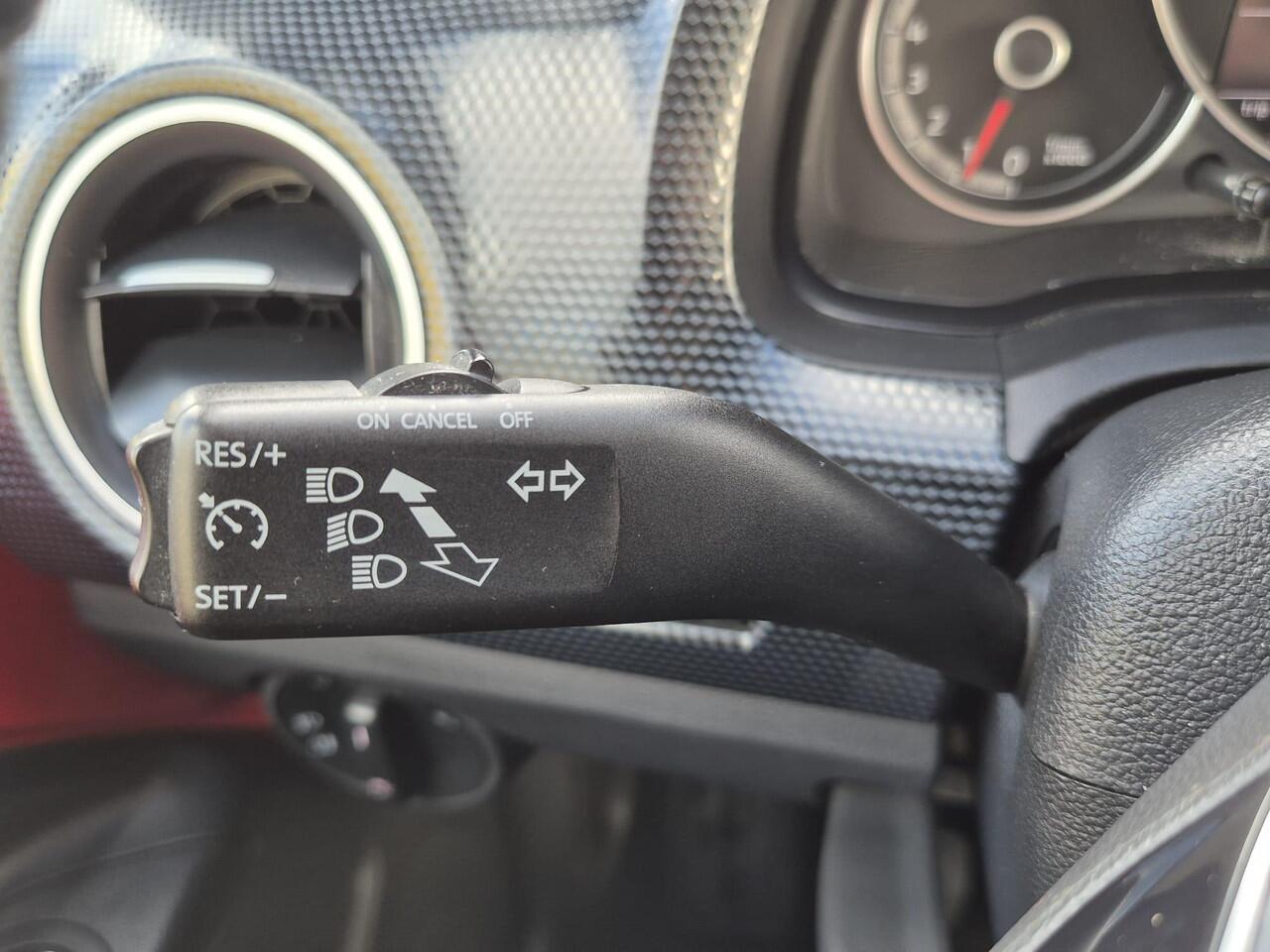 Volkswagen UP! 1.0 Color UP! CruiseControl en AIRCO