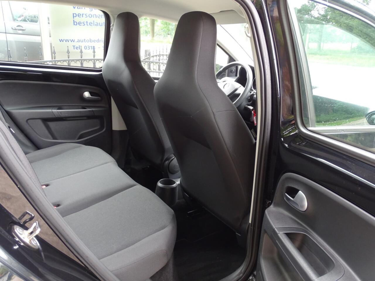 Volkswagen UP! 1.0 BMT up! DAB / LANE ASS AUR CAMERA PDC 1e eig