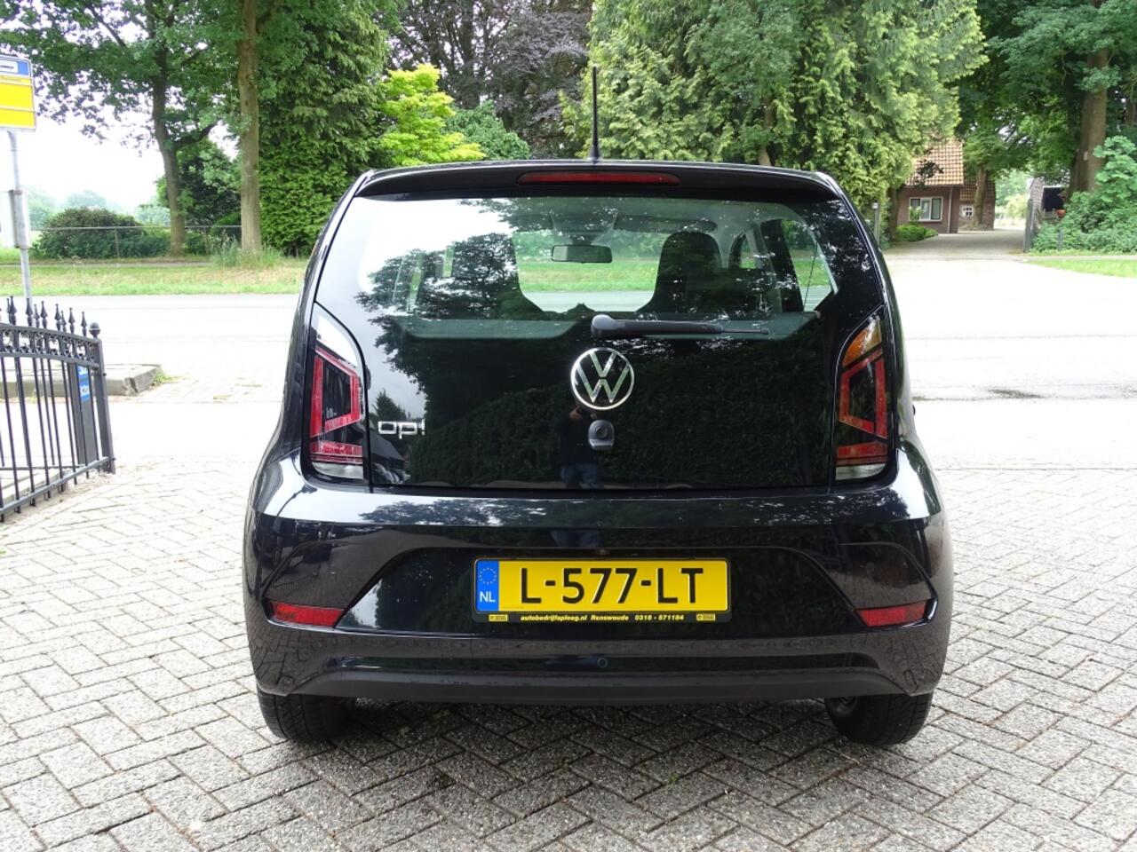 Volkswagen UP! 1.0 BMT up! DAB / LANE ASS AUR CAMERA PDC 1e eig