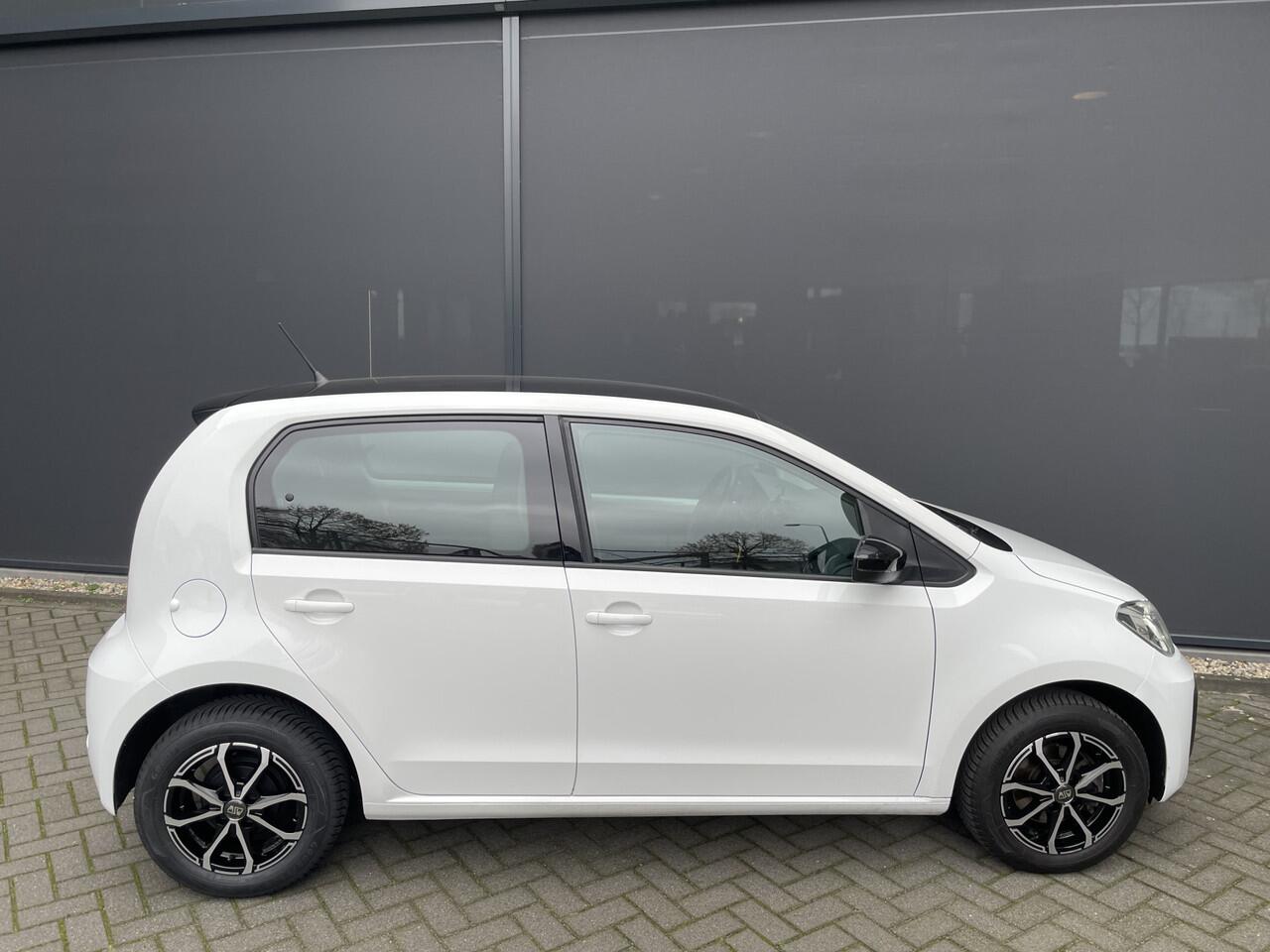 Volkswagen UP! 1.0 Airco - Alarm klasse 1 - Bluetooth - Elektrische ramen voor - Radio - Rijstrooksensor - Start/stop systeem - Centrale deurvergrendeling met afstandsbediening