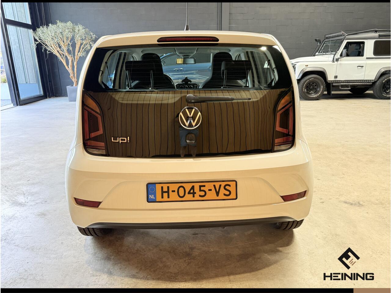 Volkswagen UP! 1.0 BMT move up! Airco. Bluetooth. Lichtmetaal. Hollandse auto met NAP