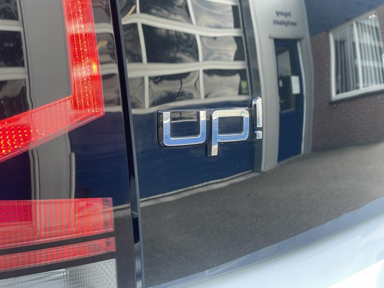 Volkswagen UP! 1.0 | achteruitrijcamera | LED | airco