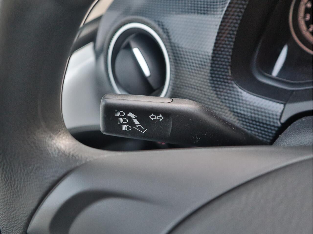 Volkswagen UP! 1.0 | Airco | Bluetooth | DAB | Elektrische ramen voor |