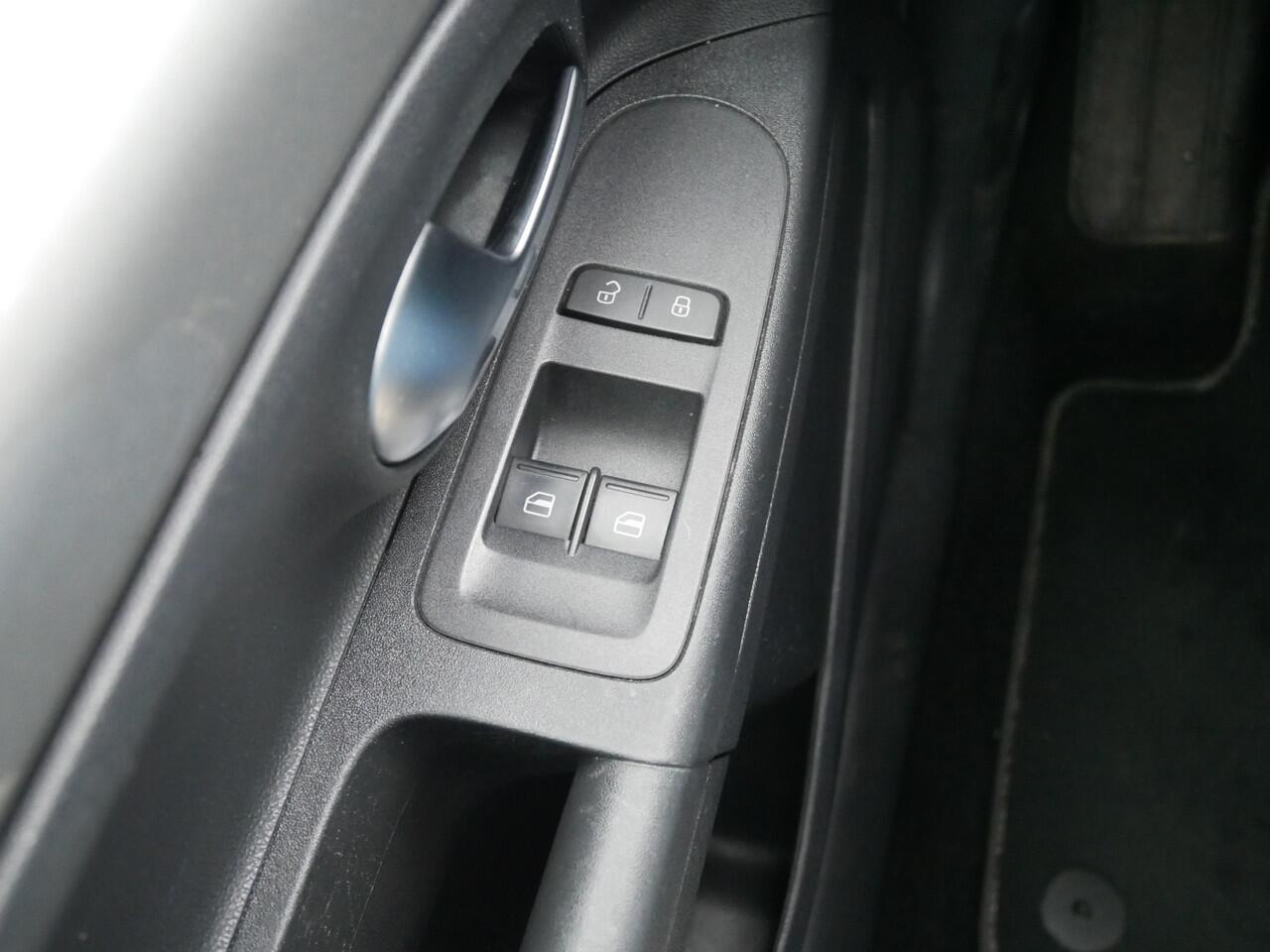 Volkswagen UP! 1.0 BMT United! Bluetooth, 5-Deurs, Airco