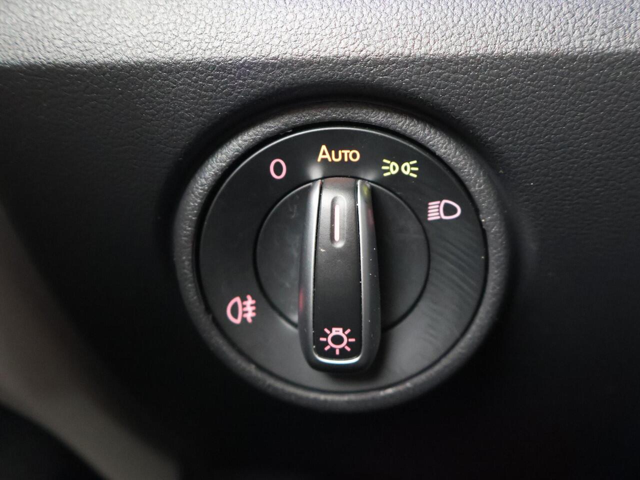 Volkswagen UP! e-Up! e-up! | 83 PK | SoH 90% | Climate control | Cruise control | Achteruitrijcamera |