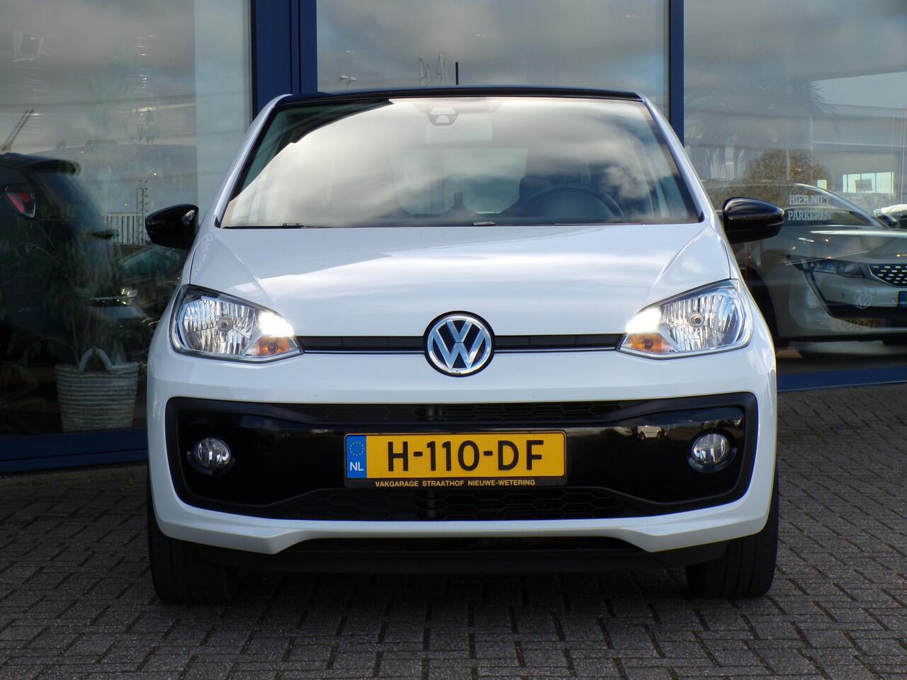 Volkswagen UP! 1.0 BMT high up!, R-Line / Stoelverwarming / Sensoren / Climate Control / Cruise Control / 16'' LMV