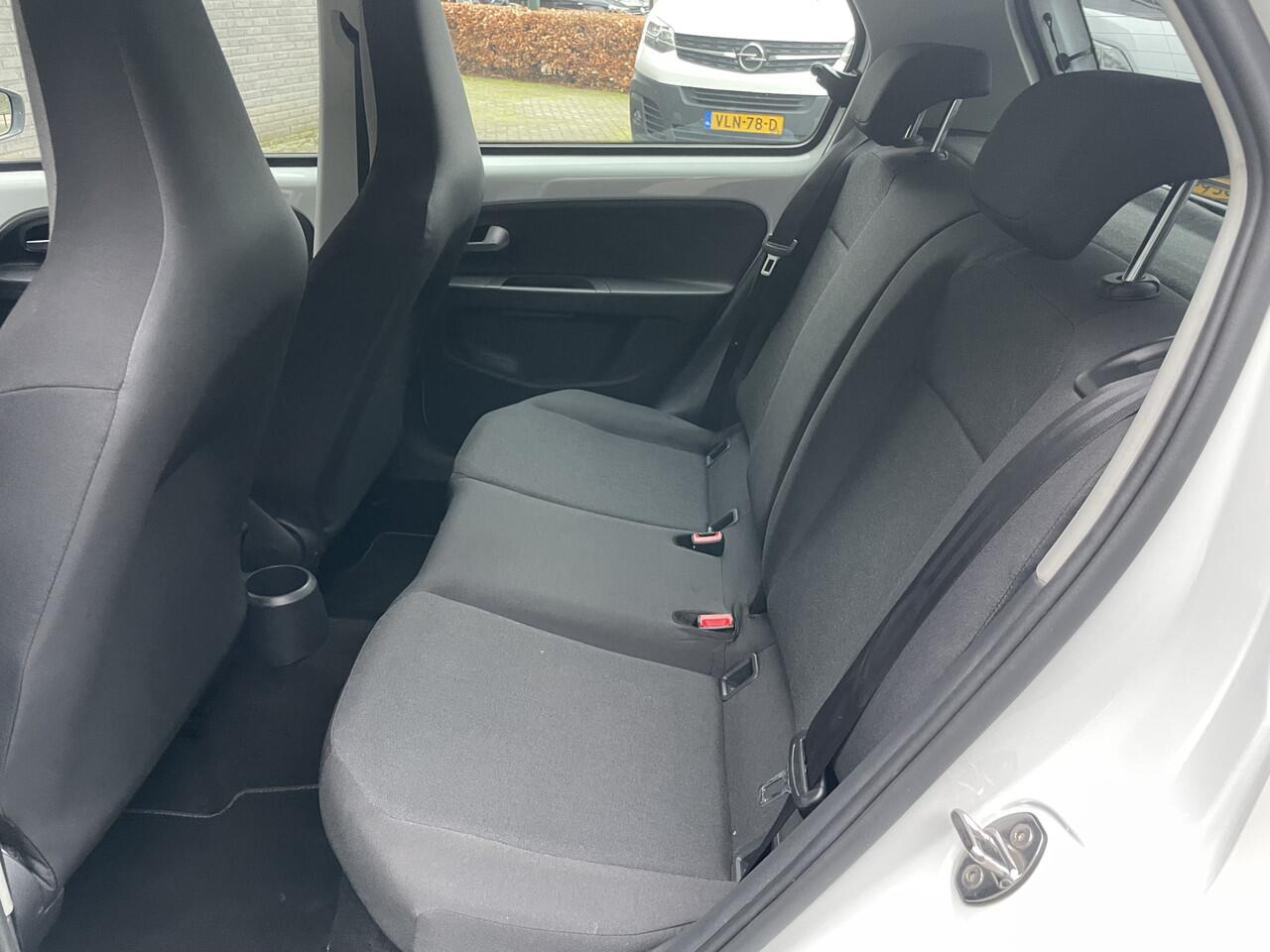 Volkswagen UP! 1.0 Airco - Alarm klasse 1 - Bluetooth - Elektrische ramen voor - Radio - Rijstrooksensor - Start/stop systeem - Centrale deurvergrendeling met afstandsbediening