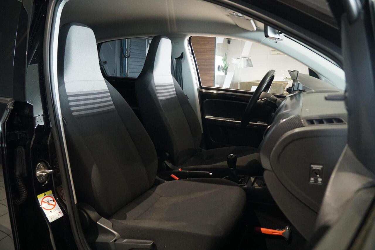 Volkswagen UP! 1.0 BMT High Up! + CAMERA / CLIMATE CONTROL / FACELIFT / AFN. TREKHAAK