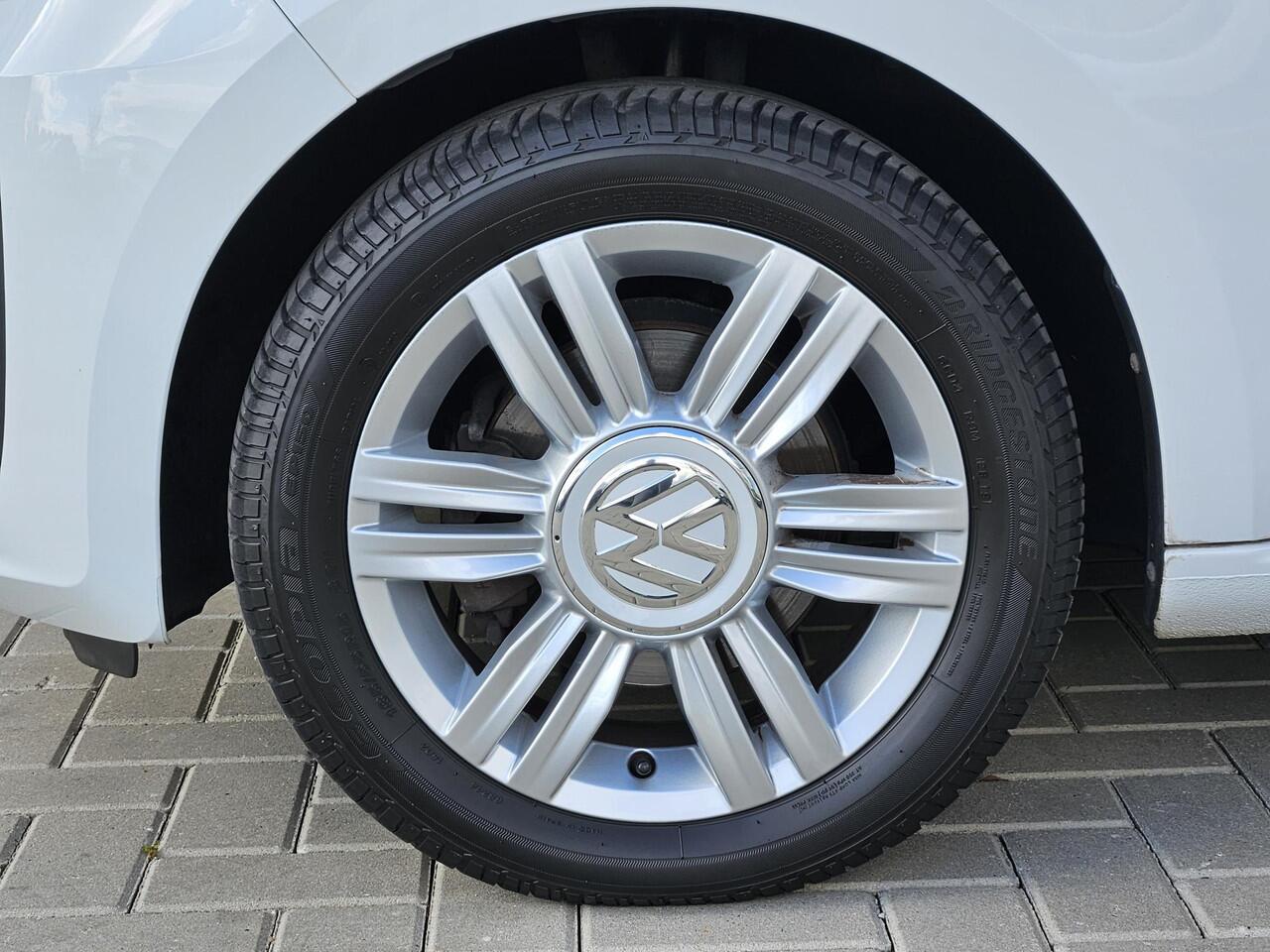 Volkswagen UP! 1.0 High-UP ECC Cruise Stoelvw PDC LM15