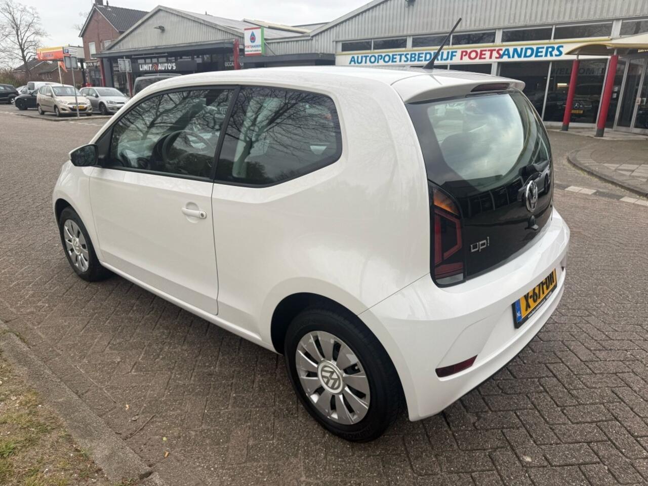 Volkswagen UP! 1.0 BMT high up!