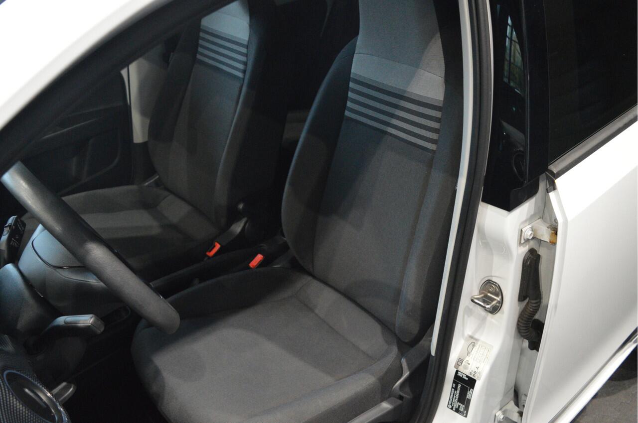 Volkswagen UP! 1.0 Edition clima getint glas 66 pk !!