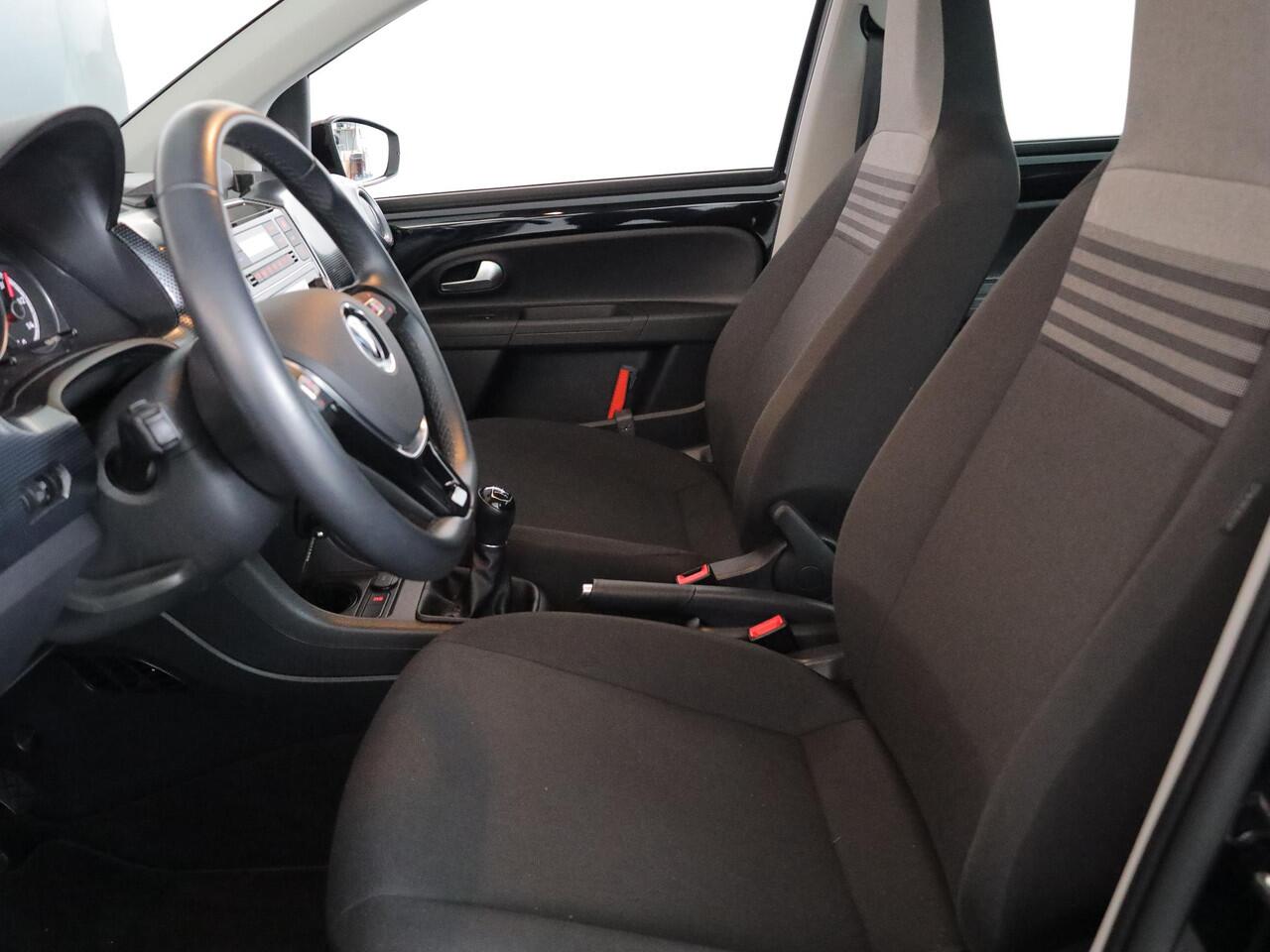 Volkswagen UP! 1.0 65 pk | Verlengde garantie | Navigatie via App | Autom. airco | Cruise control | Parkeersensoren achter | Achteruitrijcamera |