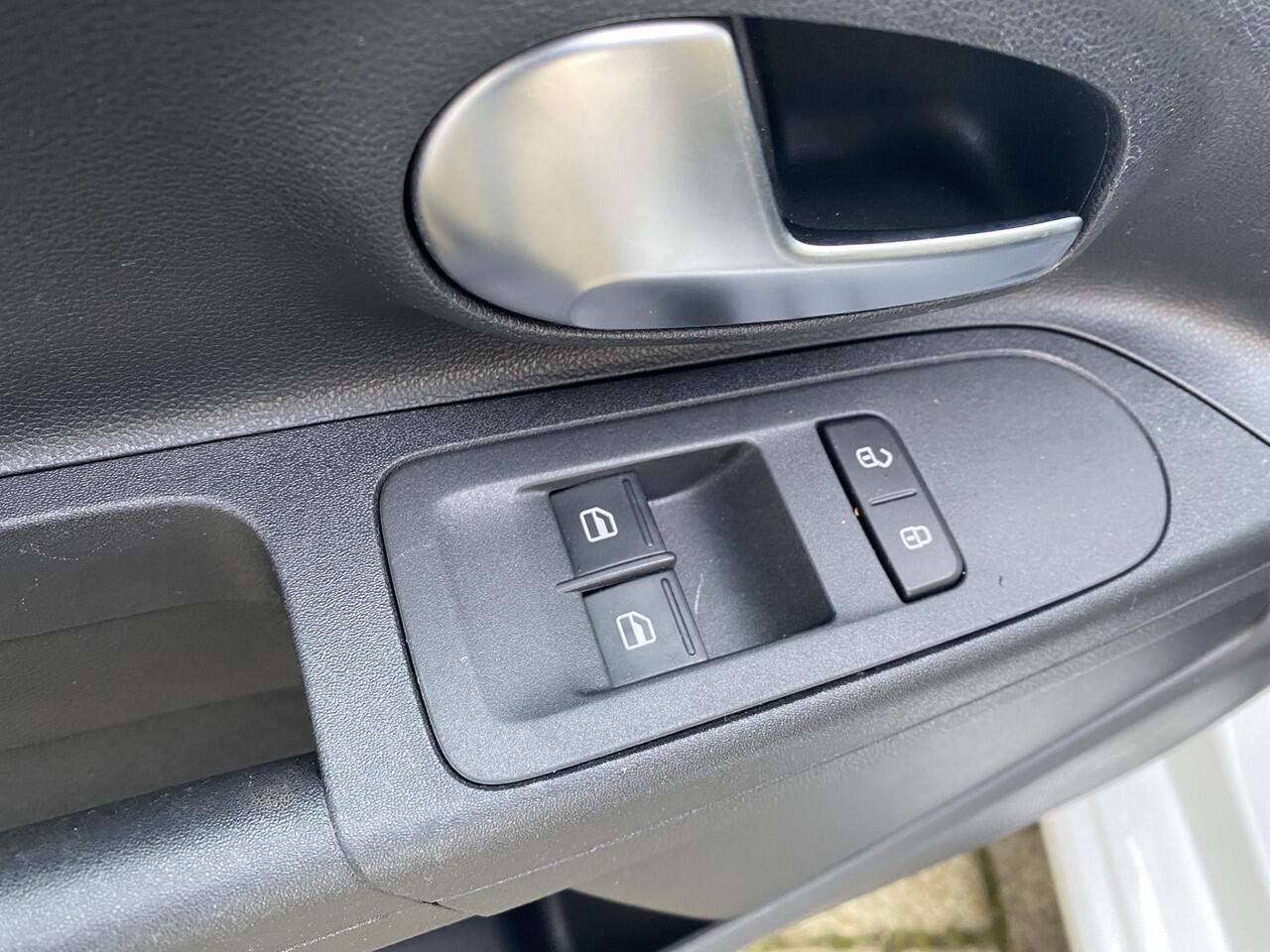 Volkswagen UP! Airco | achteruitrij | camera | 5deurs 1.0