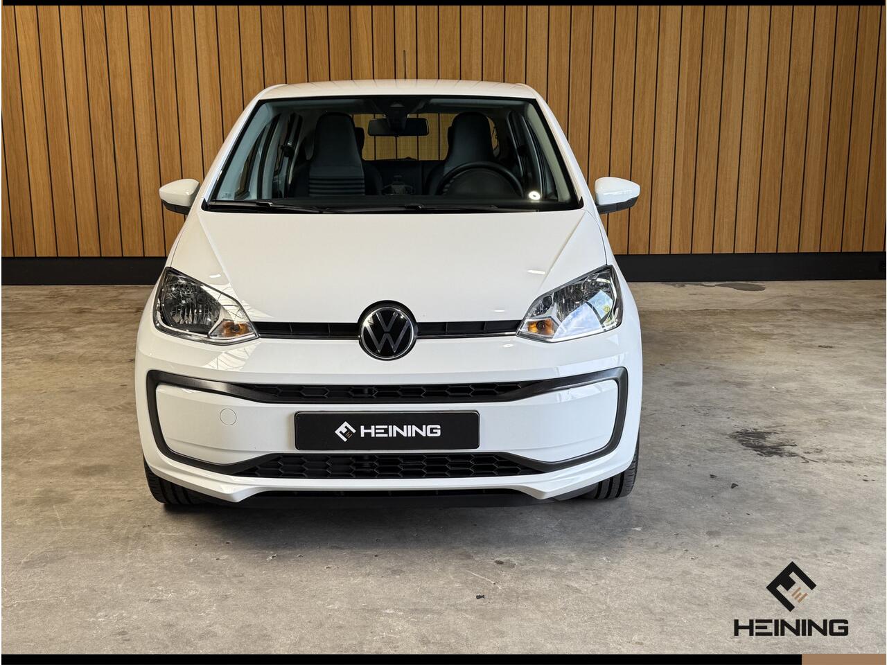 Volkswagen UP! 1.0 BMT move up! Airco. Bluetooth. Lichtmetaal. Hollandse auto met NAP