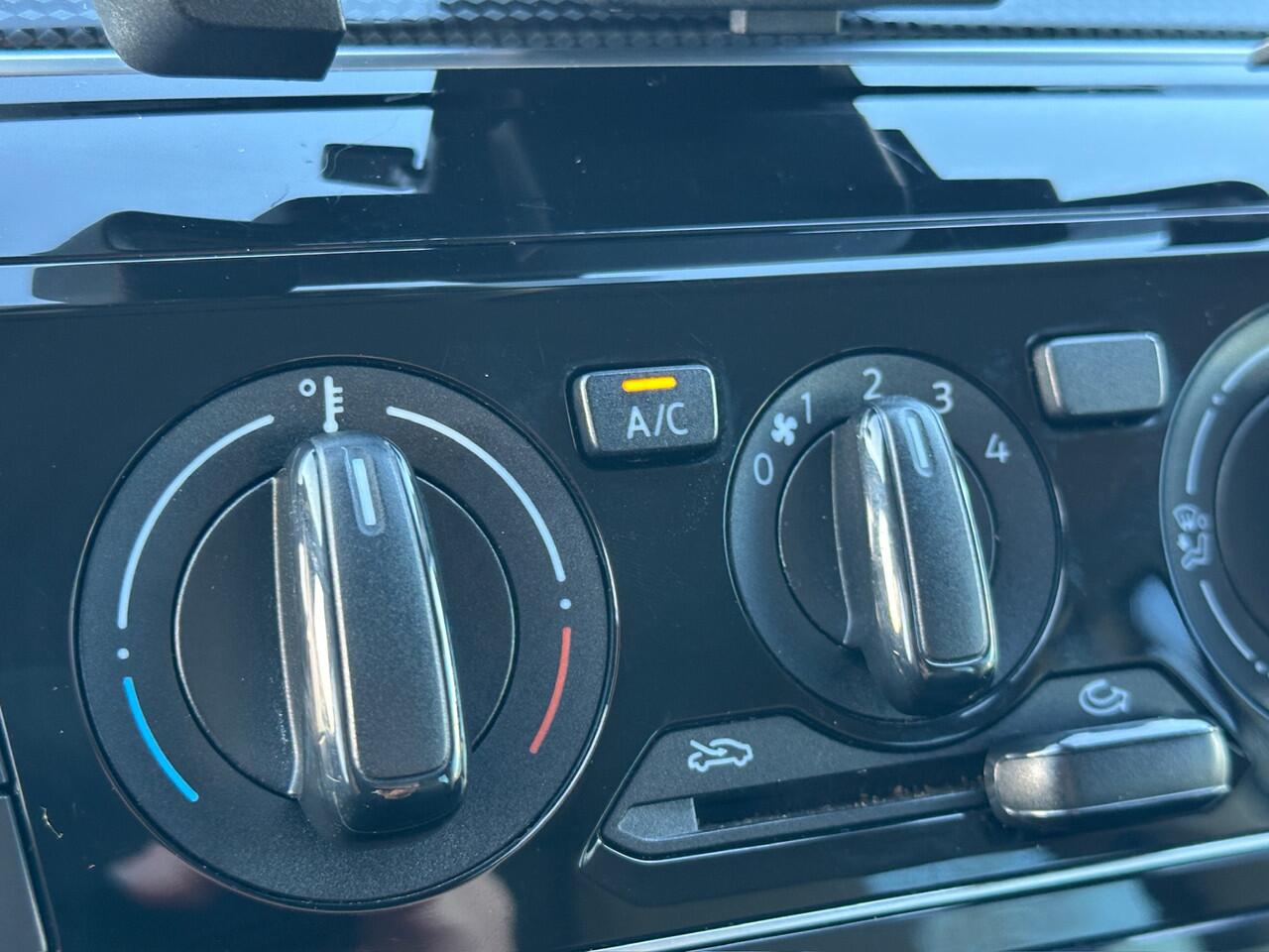 Volkswagen UP! 1.0 BMT move up! 5-deurs | Airco | Bluetooth | Rijklaar incl. 1 jaar Bovag garantie