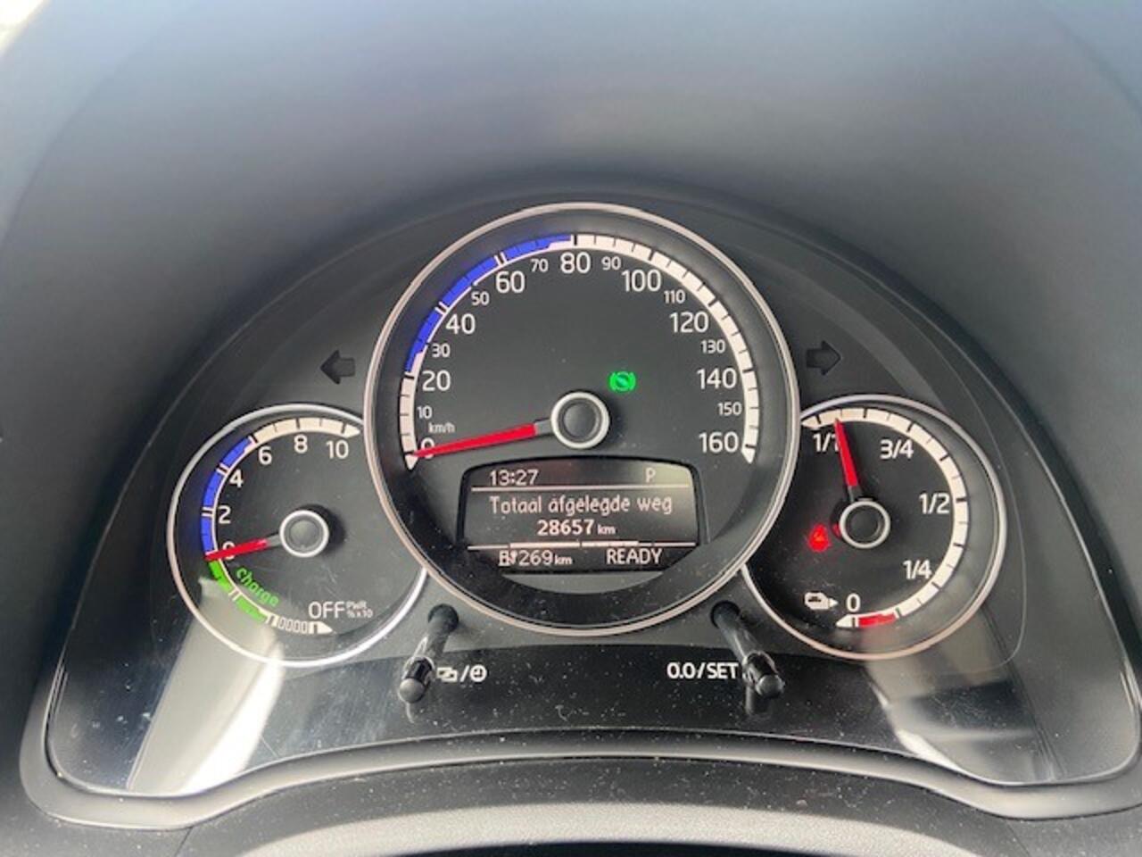 Volkswagen UP! e-Up! e-up! / Camera / Cruise control / Clima / Stoelverwarming / SOH 90%