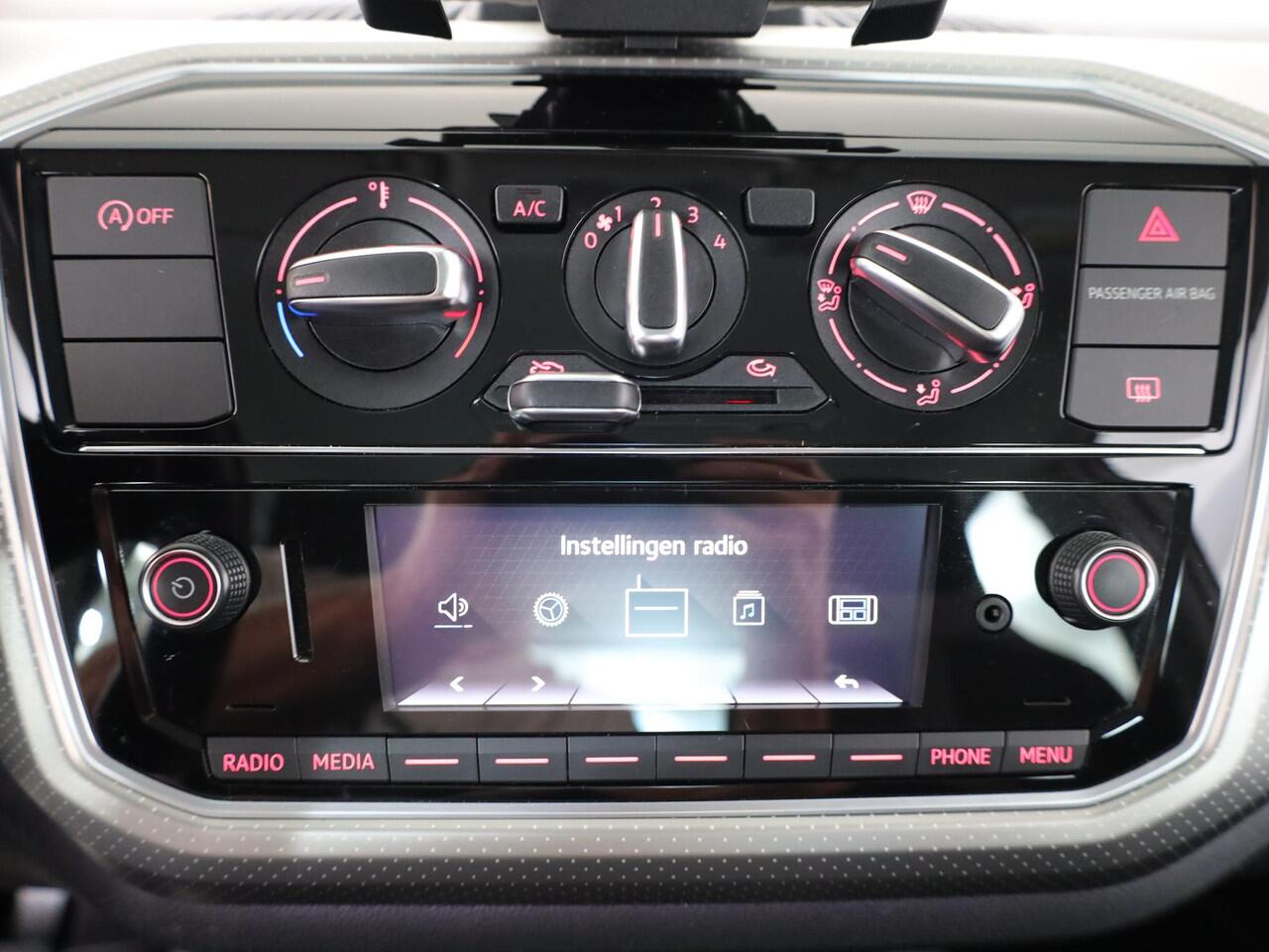 Volkswagen UP! 1.0 BMT high up! 60 pk | Navigatie via App | Airco | Cruise control | Parkeersensoren achter |