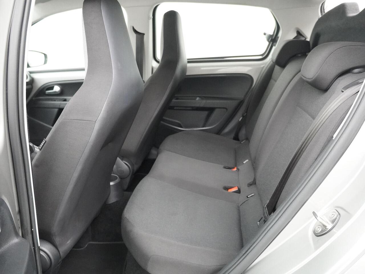 Volkswagen UP! 1.0 BMT move up! - Airconditioning - LED dagrijverlichting - DAB Radio