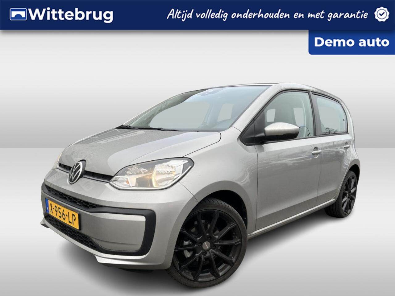 Volkswagen UP! 1.0 Airco / Bluetooth / 17"LM Velgen / Navigatie by app Rijdende Demo, graag bezichtiging op afspraak