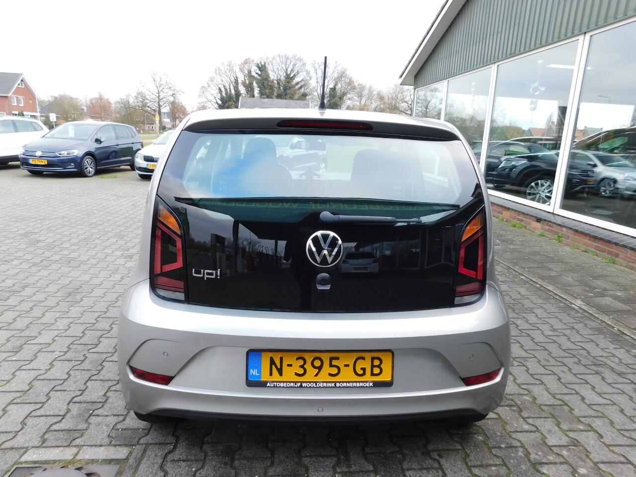 Volkswagen UP! 1.0 65PK MOVE UP!! All-in Prijs! PDC, CRUISE, CLIM