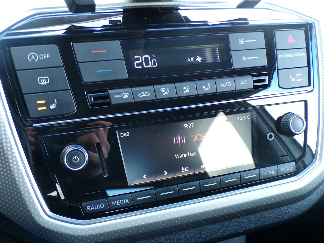 Volkswagen UP! 1.0 BMT high up!, R-Line / Stoelverwarming / Sensoren / Climate Control / Cruise Control / 16'' LMV