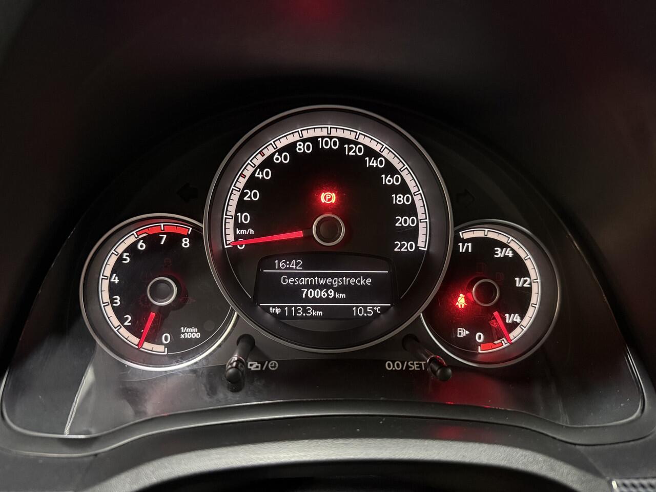 Volkswagen UP! 1.0 BMT move up! // Facelift model APK TOT 11/2027!!!