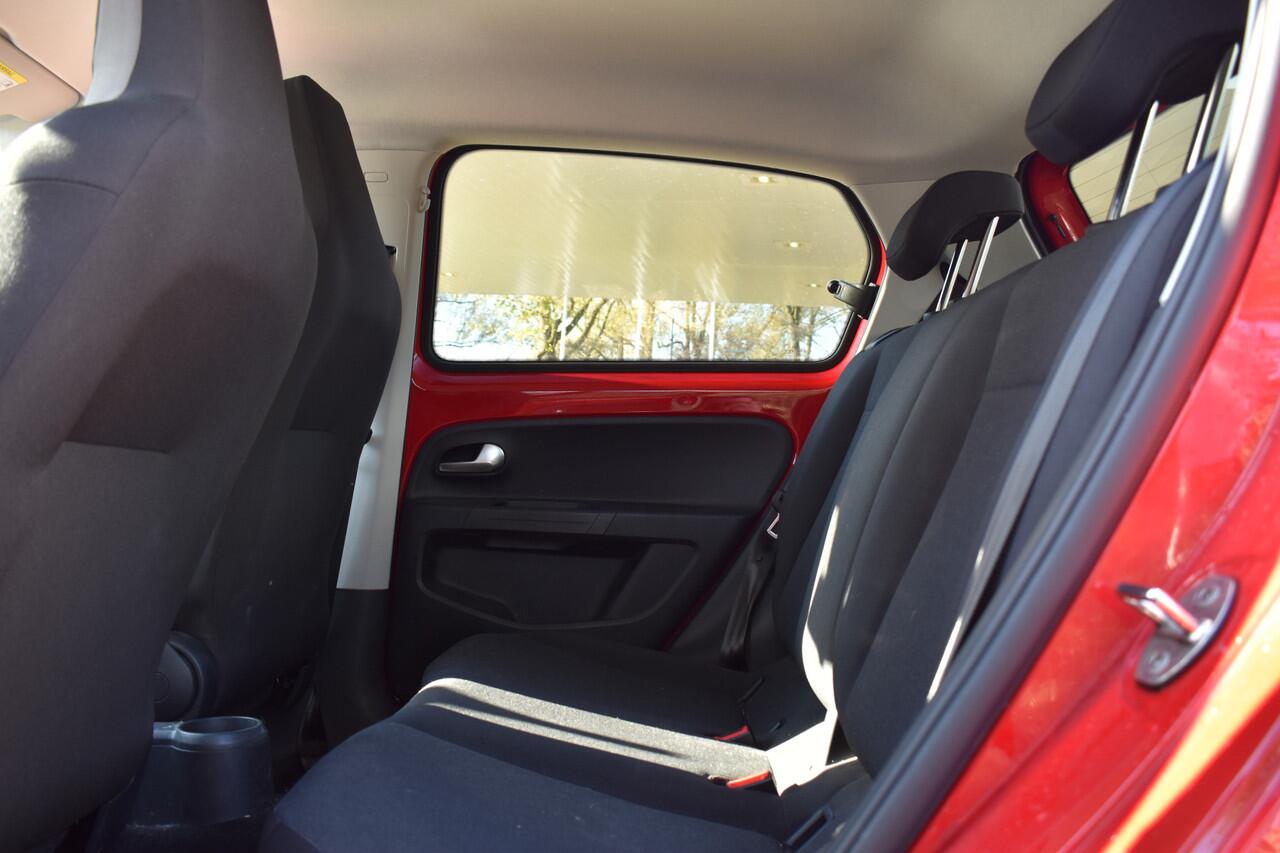 Volkswagen UP! e-Up! e-up! Style Sport | All-seasons | Stoelverwarming | Camera | 12 mnd BOVAG garantie | Whatsapp 06-53188999