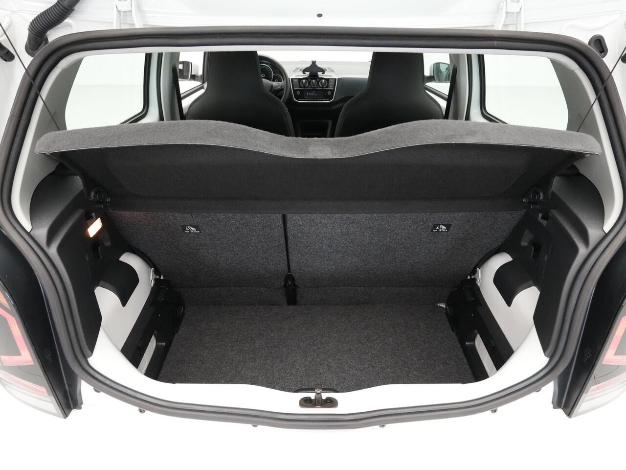 Volkswagen UP! 1.0 Airco Bluetooth Dab 4-deurs 215